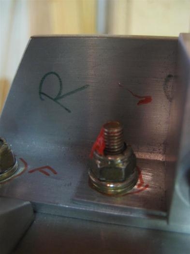 Screw/bolt combo with 2 washers