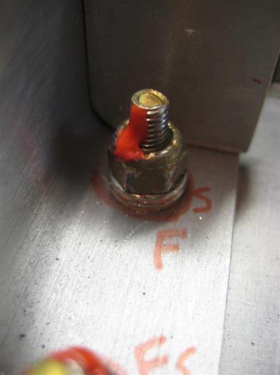 Screw/bolt combo with 2 washers