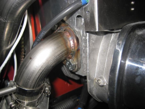 Right rear exhaust with gasket in place.