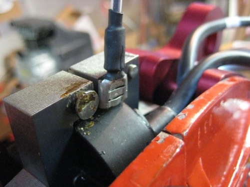 Using a Faston tab to ground the mags.