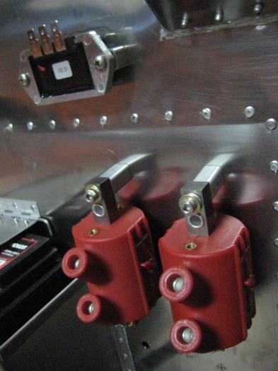 Voltage regulator above, and coils below.