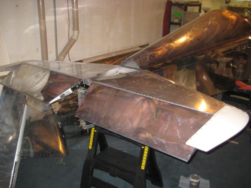 Horizontal tail loosely in place