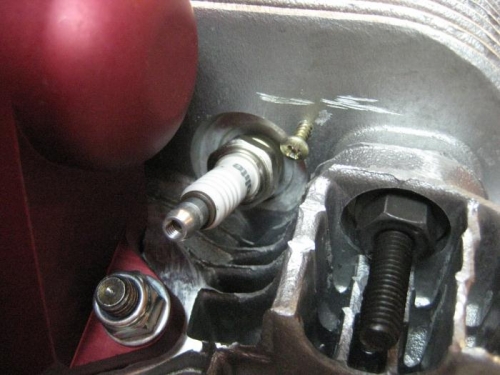 Upper spark plug + screw for CHT probe