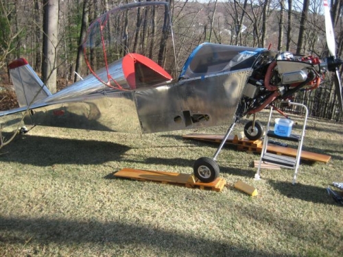 By adding more material under the wheels/ramps, we got 21 degrees.