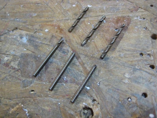 3 broken bits for 10 holes.