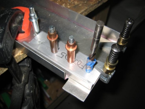 F03-01 Rear spar carry through assembly