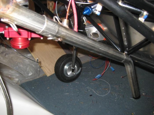 After cutting and expanding the left exhaust in place.