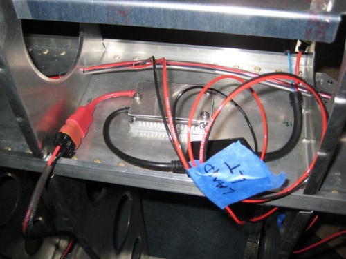 All wires for right wing are run (landing light and wingtip lights)