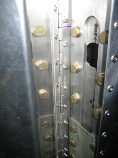 Lower rudder hinge installed