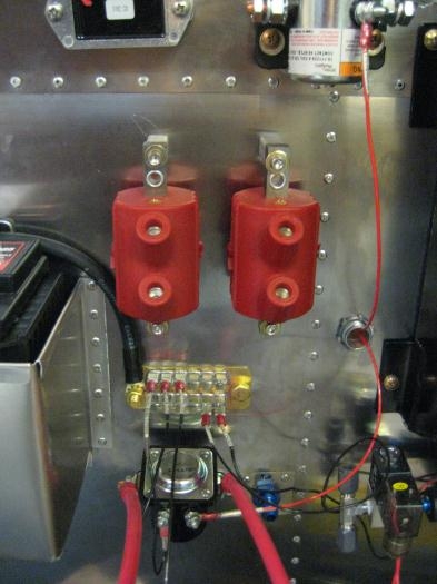 4awg battery & starter wires, plus various 18awg wires in place.