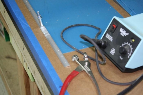 Marked trailing edge with wedge.