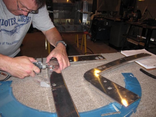 Removing sections of the F-808 L and R bulkheads with the dremel tool