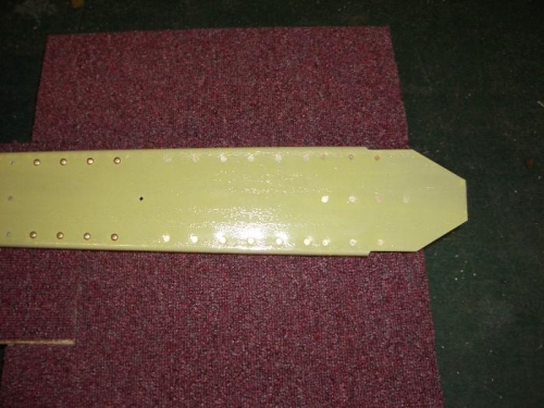 Flush rivets on forward lower VS spar