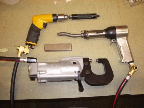 Rivet remover, Squeezer (+longeron yoke), rivet gun and tungsten (!) bucking bar