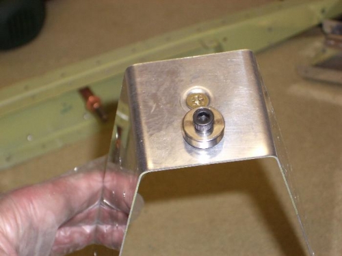 Screw dimple die and fastener in dimpled hole