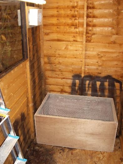 Spray box and extraction fan