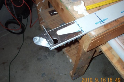 Attach plate and root rib attach angle