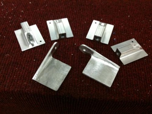 Complete set of hiinge brackets for right and left flaperon