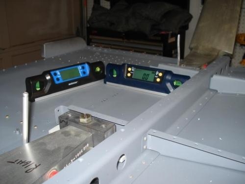 F-822 Bottom skin level laterally and longitudinally