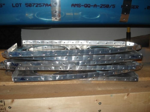 Left wing leading edge ribs dimpled