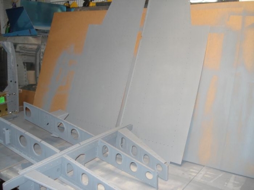 Centre bottom skins primed