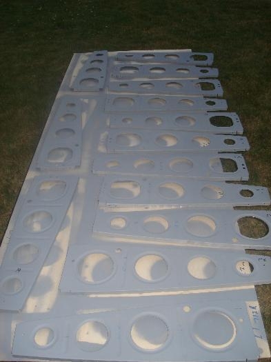 Left wing ribs deburred, cleaned and primed