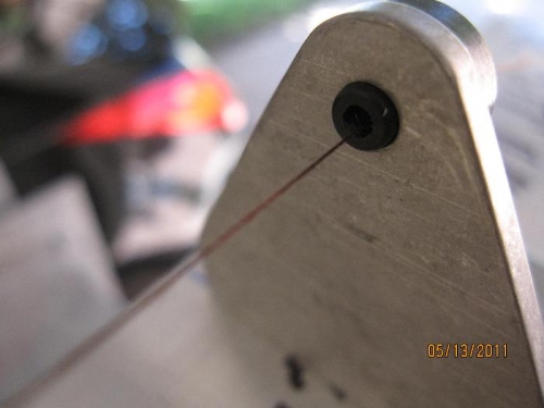 Plug in end hing to hole thread in center