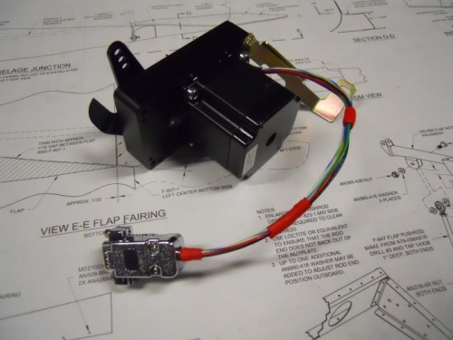 Wired d-sub plug for servo