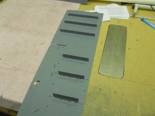 Right seat floor with stiffeners