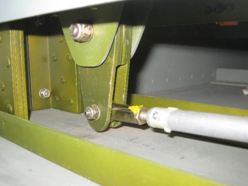 Push Rod connection at forward Bell Crank