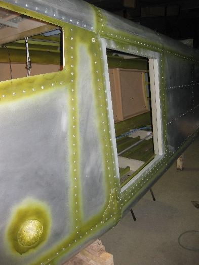 Cargo door side