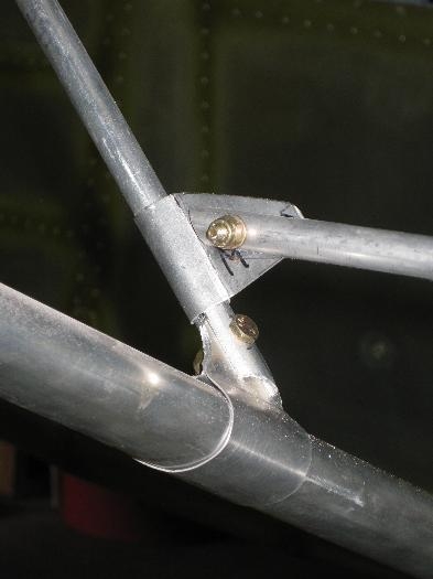 Connections at rear spar