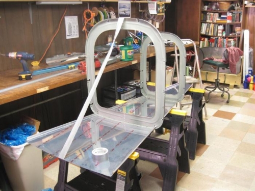 Starting fuse assembly, clecoing bulkheads to the bottom skin.