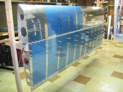 Top main skins ready to rivet, as soon as I can get a riveting buddy..