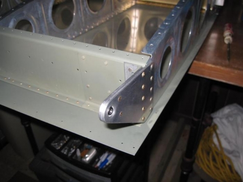Other side of the outboard aileron hinge.
