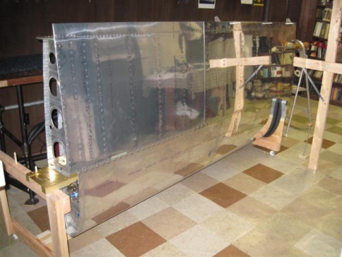 Left wing in the wing stand