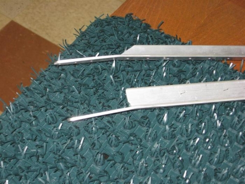 The 6° bends in the ends of the spar splice and reinforcing angles