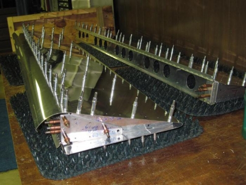 Right flap top skin in place, will drill tomorrow.