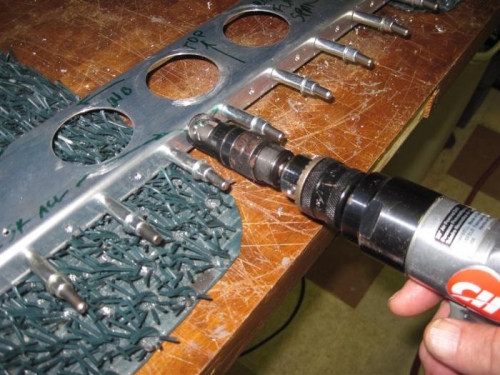 Countersinking the right flap bottom flange