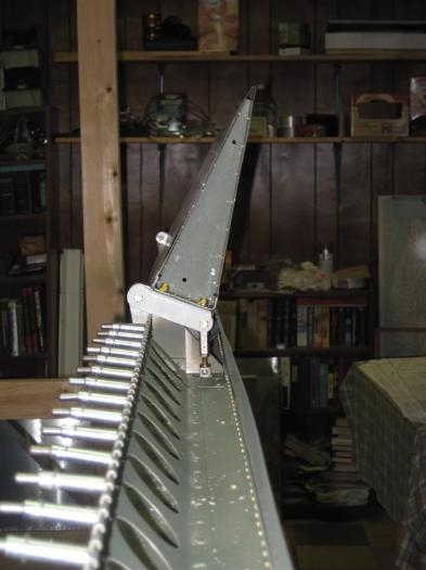 Up aileron (left turn)