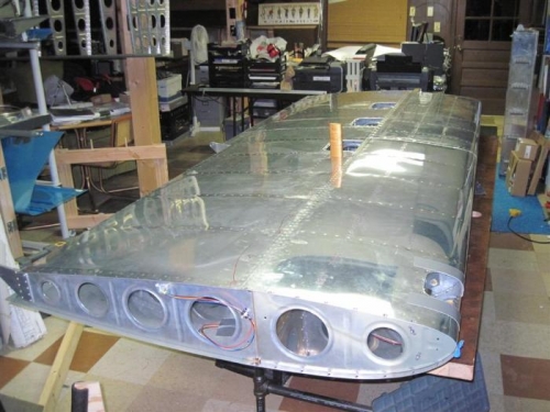 Finished wing, will put it in the cradle when I get the pitot control box back in place. Beautiful!