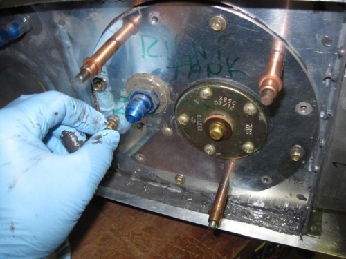 Starting the NAS 1801-8 screws in the cover plate.