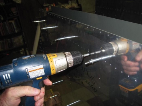 Using wing frame for supporting skin for deburring