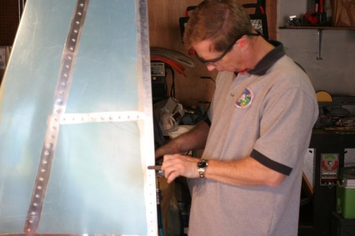 Dimpling the Trailing Edge of the Vertical Stabilizer with the Pneumatic Squeezer