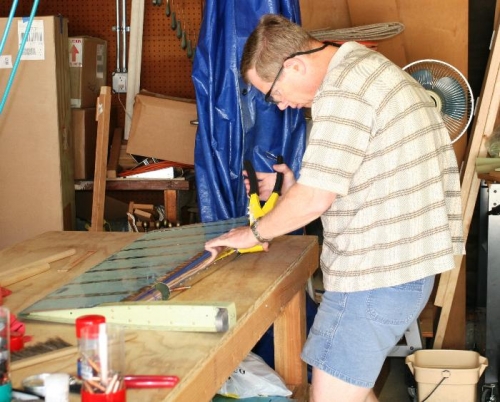 Squeezing Blind Rivet to Secure the Right Leading Edge