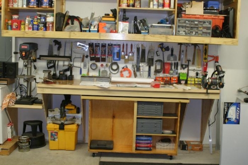 Rolling workbench fits nicely