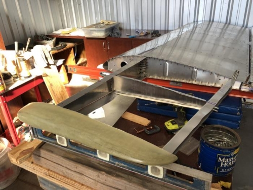 right wingtip spars and ribs aligned