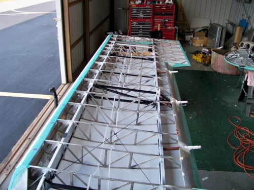 Right wing ready for bottom work.