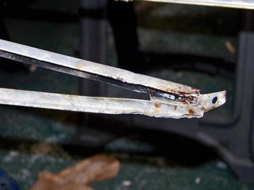 Good example of the corrosion on the bottom  of the rib.