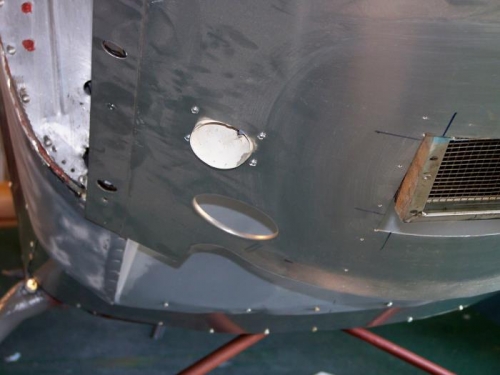 Old air scoop mounted in the new cowl piece.